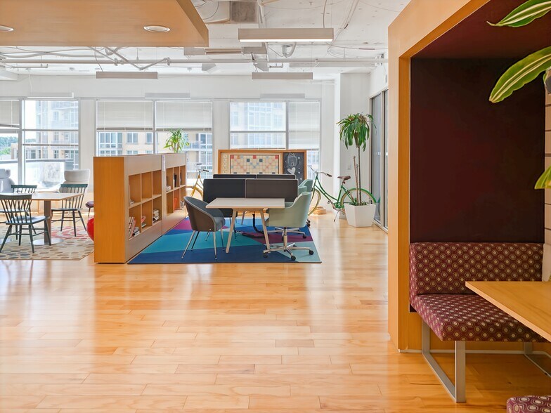 More Photos Of 4445 Willard Ave, Chevy Chase Coworking Space