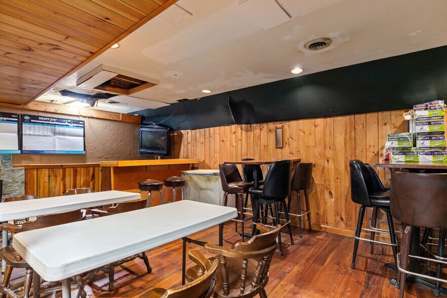 More Photos Of 217 E College Ave, Appleton Restaurant For Sale