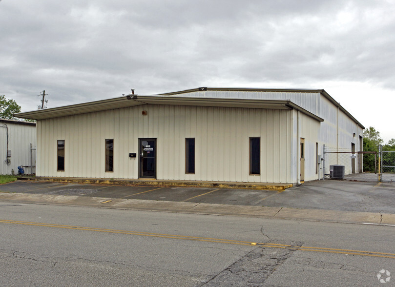 Primary Photo Of 1304 Putnam Dr, Huntsville Warehouse For Lease