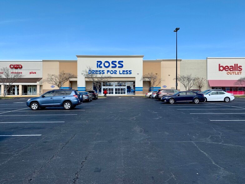 More Photos Of 4220-4330 W Tennessee St, Tallahassee General Retail For Lease