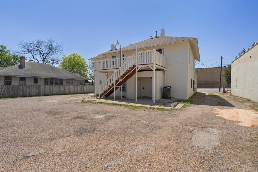 More Photos Of 521 N 18th St, Waco Office Residential For Sale