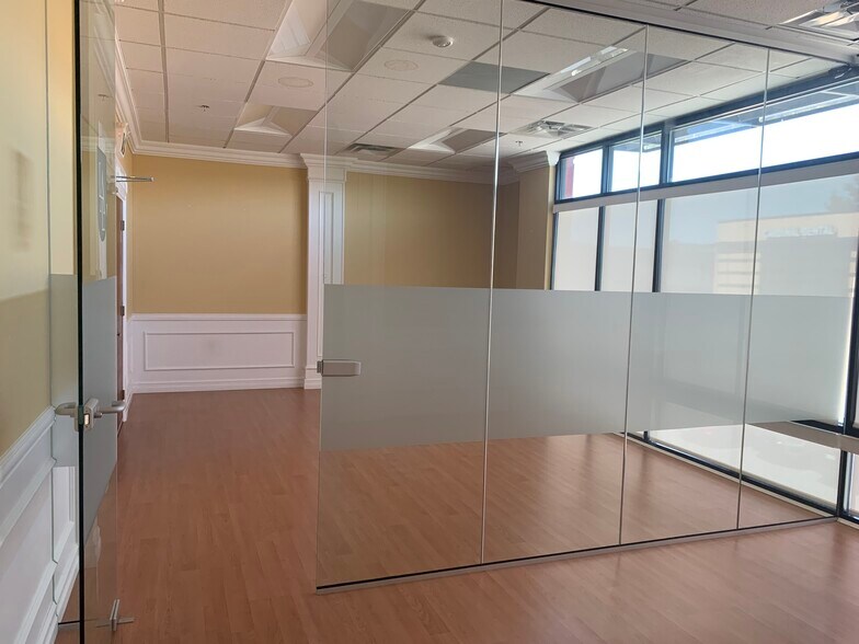 More Photos Of 30475 Cardinal Ave, Abbotsford Office For Sale