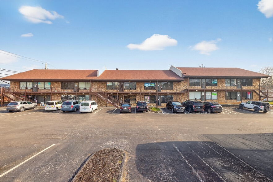 More Photos Of 169-171 E Reynolds Rd, Lexington Freestanding For Lease