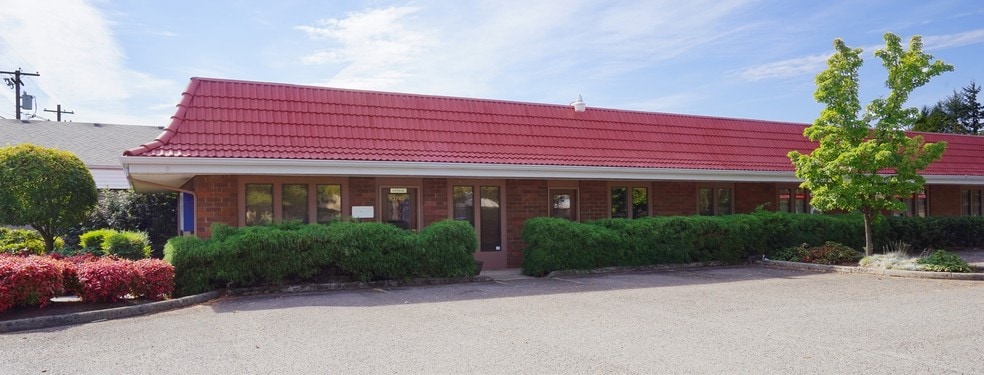 Primary Photo Of 1780-1790 S Main St, Lebanon Office For Sale