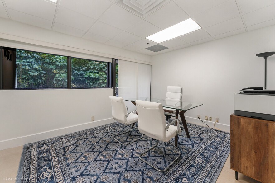 More Photos Of 520 Brickell Key Dr, Miami Apartments For Lease