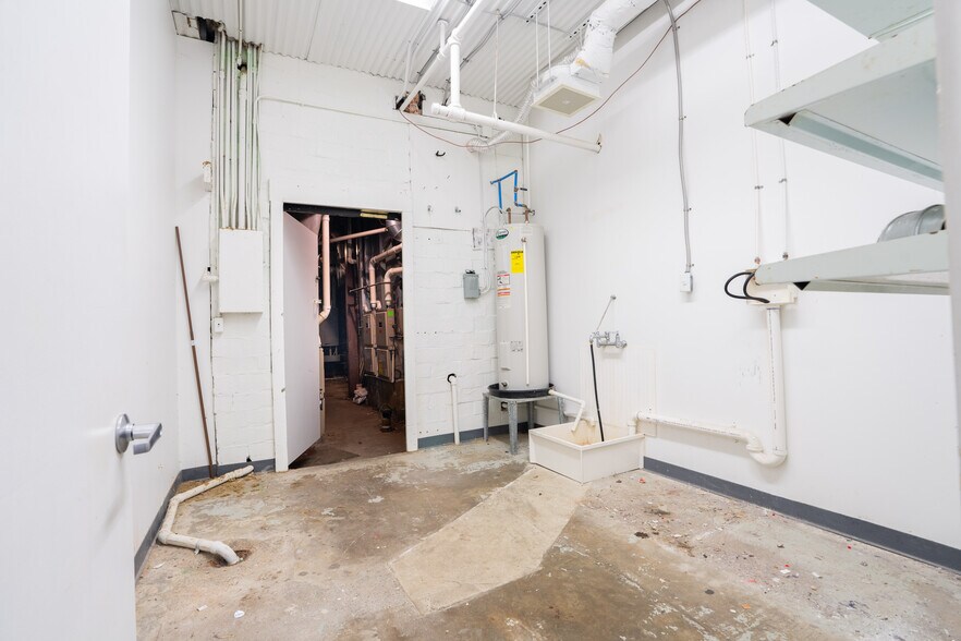 More Photos Of 21 1/2 W Main St, South Vienna Post Office For Sale