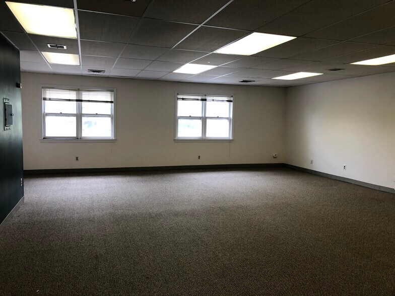 More Photos Of 615 Franklin Tpke, Ridgewood Medical For Sale