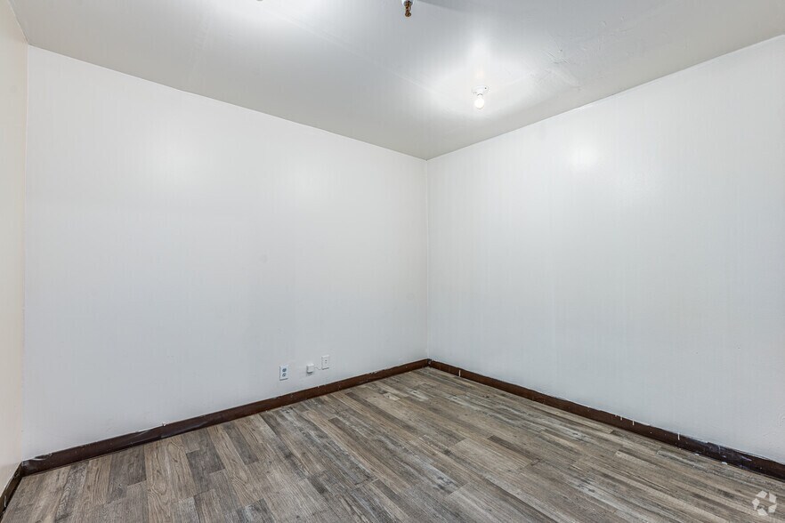 More Photos Of 4901 Patata St, Cudahy Unknown For Lease