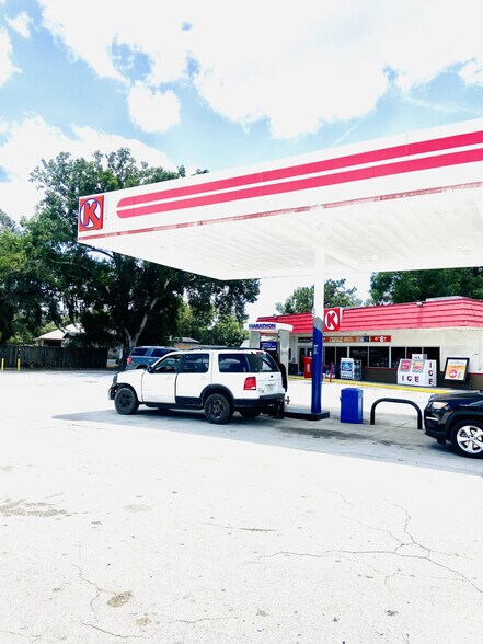 More Photos Of 1606 Shepard Ln, Intercession City Convenience Store For Sale