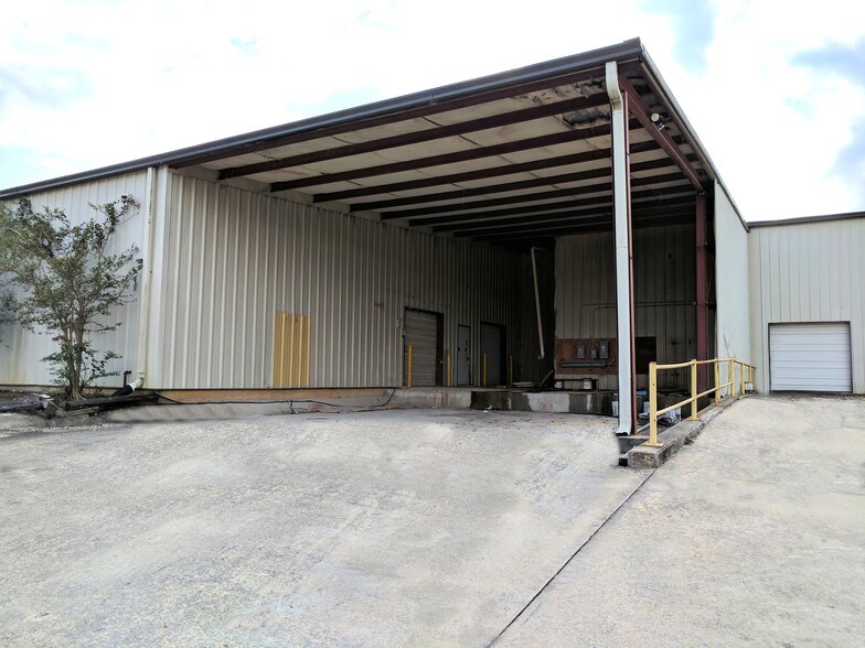 More Photos Of 100 Airpark Industrial Rd, Alabaster Warehouse For Sale