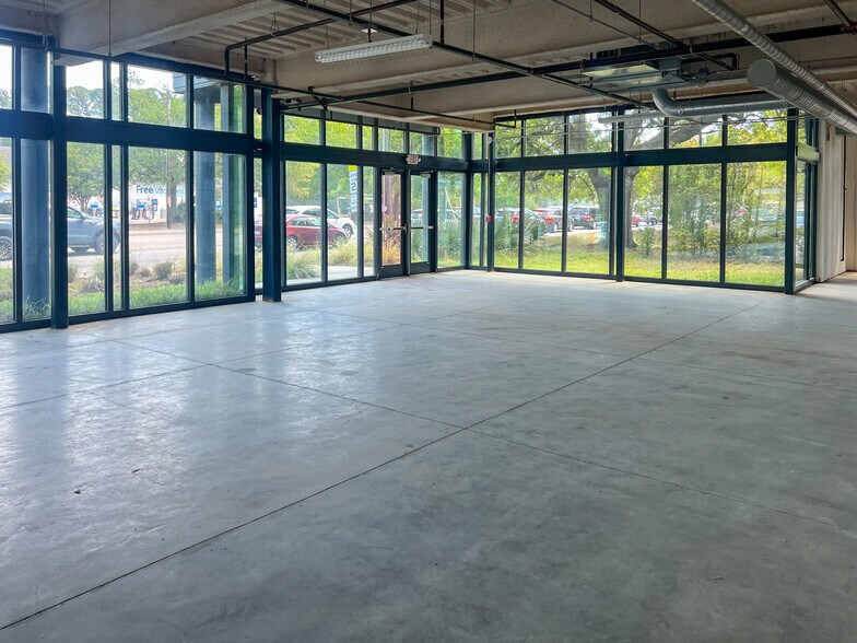 More Photos Of 1861 Ashley River Rd, Charleston Self Storage For Lease