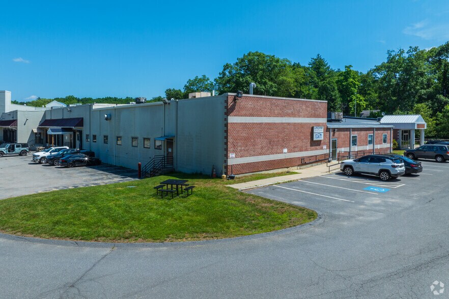 More Photos Of 18-22 Main St, Acton Warehouse For Lease