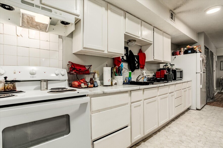 More Photos Of 2713-2715 Benton Blvd, Kansas City Apartments For Sale