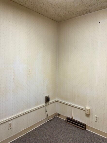 More Photos Of 2017 Sunset Blvd, Steubenville Office For Lease