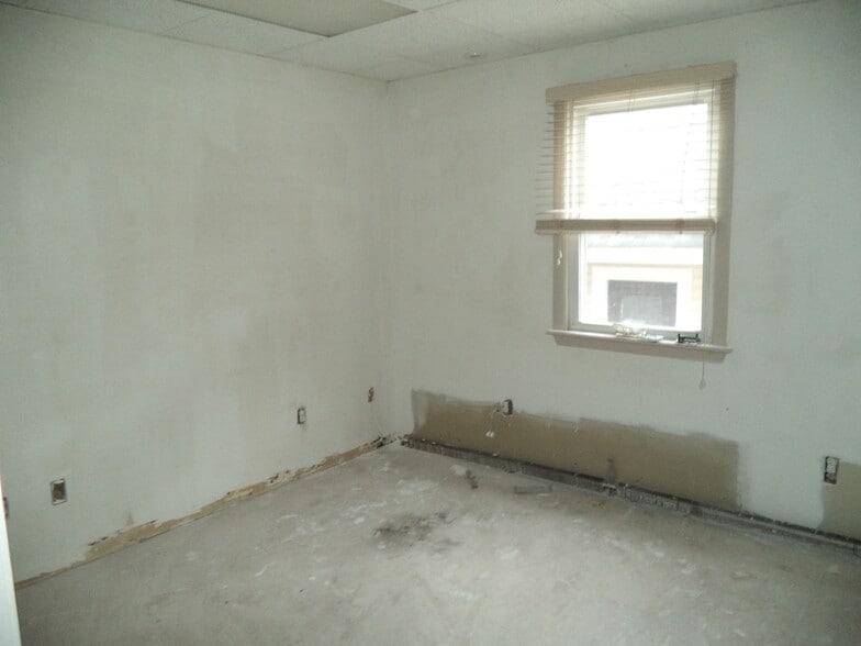 More Photos Of 101 Webster St, Manchester Medical For Lease