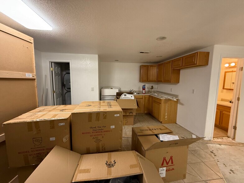 More Photos Of 609 N Grand Ave, Pueblo Storefront Retail Residential For Sale