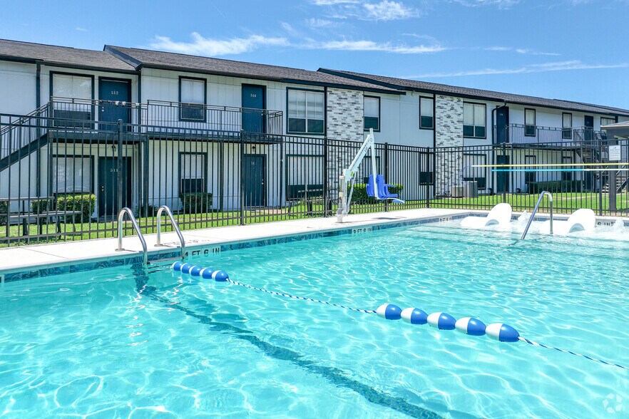 More Photos Of 300 S John Redditt Dr, Lufkin Apartments For Sale