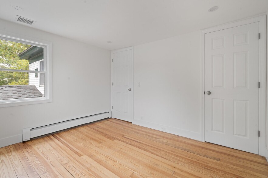 More Photos Of 1228 Roanoke Ave, Riverhead Medical For Sale