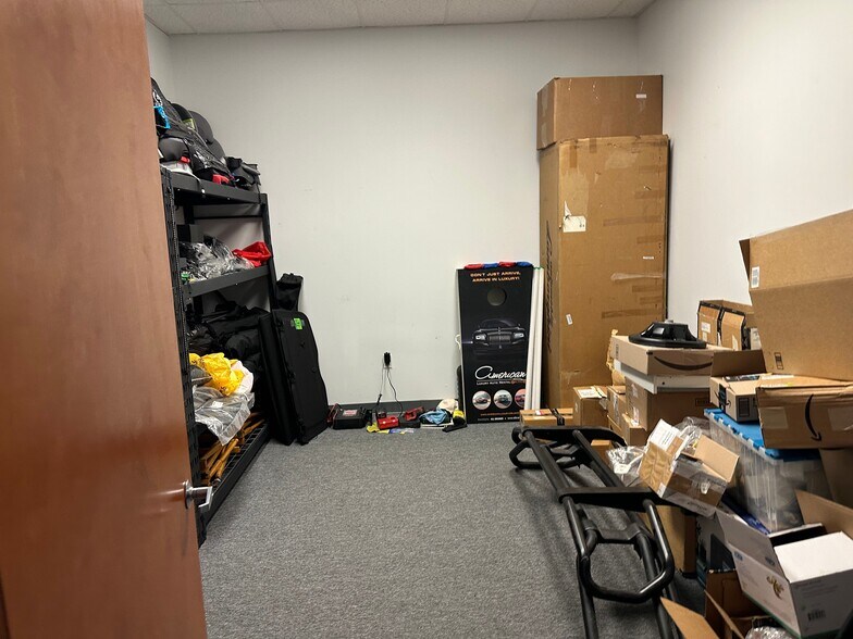 More Photos Of 4539 36th St, Orlando Warehouse For Sale