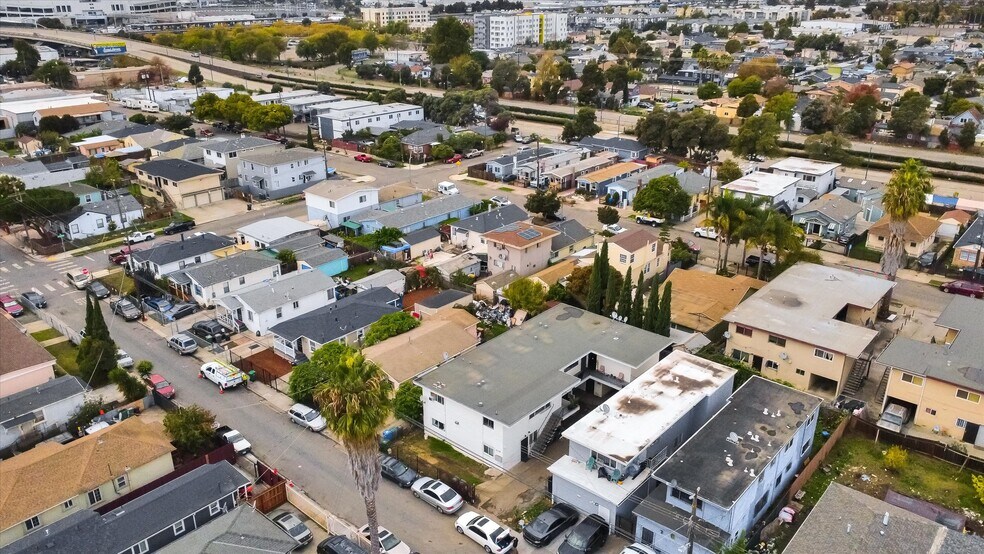 More Photos Of 1035 76th Ave, Oakland Apartments For Sale