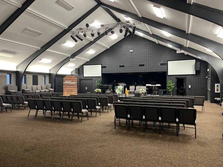 More Photos Of 622 E Lexington Ave, High Point Schools For Lease