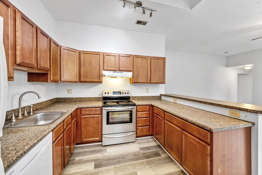 More Photos Of 3213 Vine St, Cincinnati Apartments For Sale