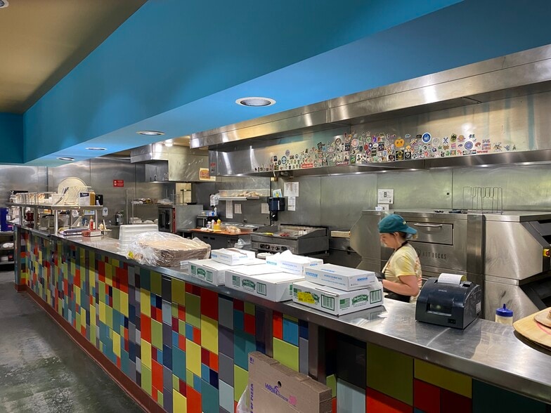 More Photos Of 5100 Lee Hwy, Bristol Restaurant For Lease