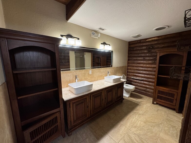 More Photos Of 2204 US-27, Lake Placid Flex For Sale