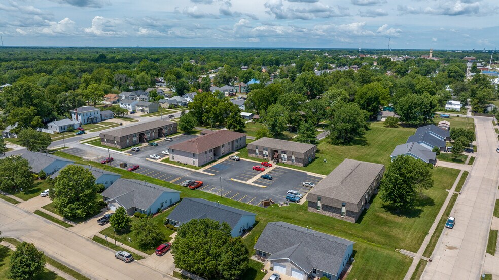 More Photos Of 1000 S Williams St, Moberly Apartments For Sale