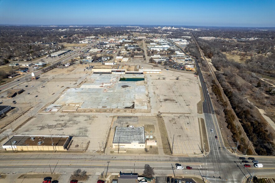 More Photos Of 3500 SW Topeka Blvd, Topeka Land For Sale