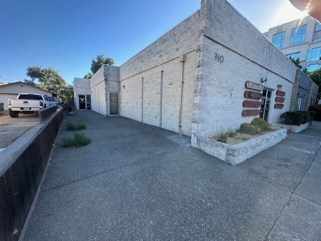 More Photos Of 710 Missouri St, Fairfield Office For Sale