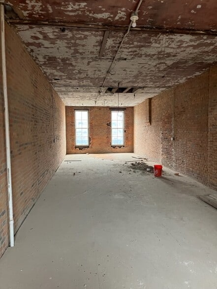 More Photos Of 210 N 5th St, Lafayette Storefront Retail Office For Sale