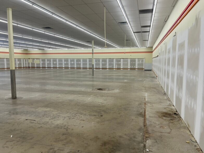 More Photos Of 210238 NC 186, Seaboard Freestanding For Lease