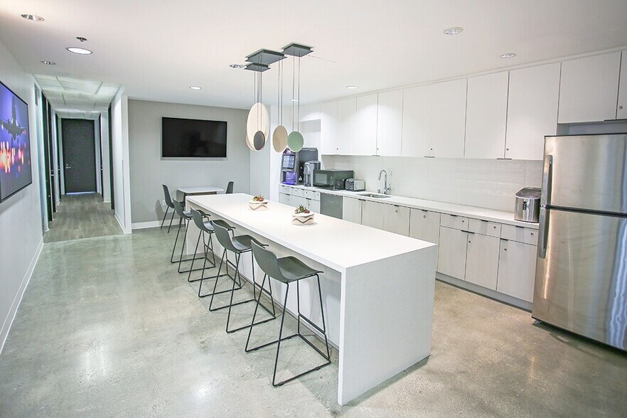 More Photos Of 100 Oceangate, Long Beach Coworking Space