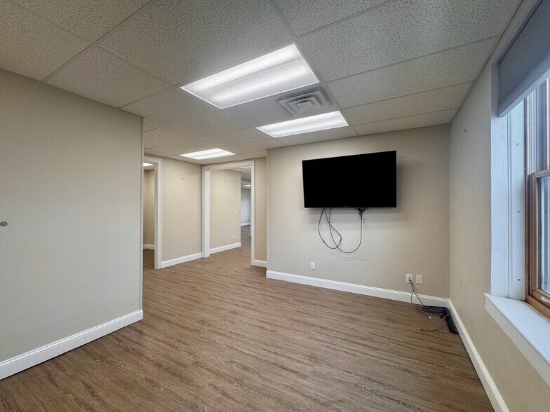 More Photos Of 38 Elm St, Westfield Storefront Retail Office For Lease