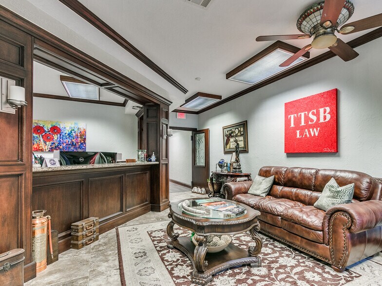 More Photos Of 219 E Main St, Norman Office For Sale