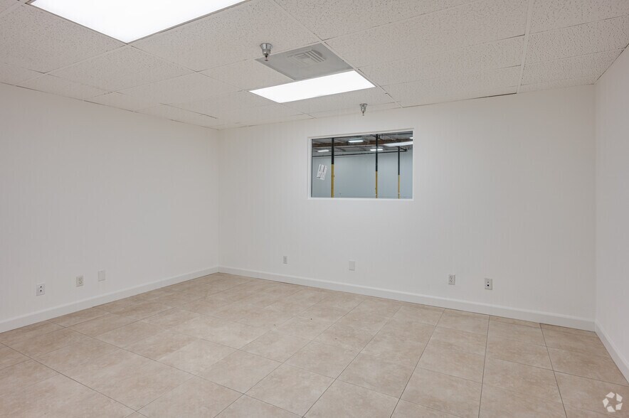 More Photos Of 1170-1172 N Armando St, Anaheim Warehouse For Lease