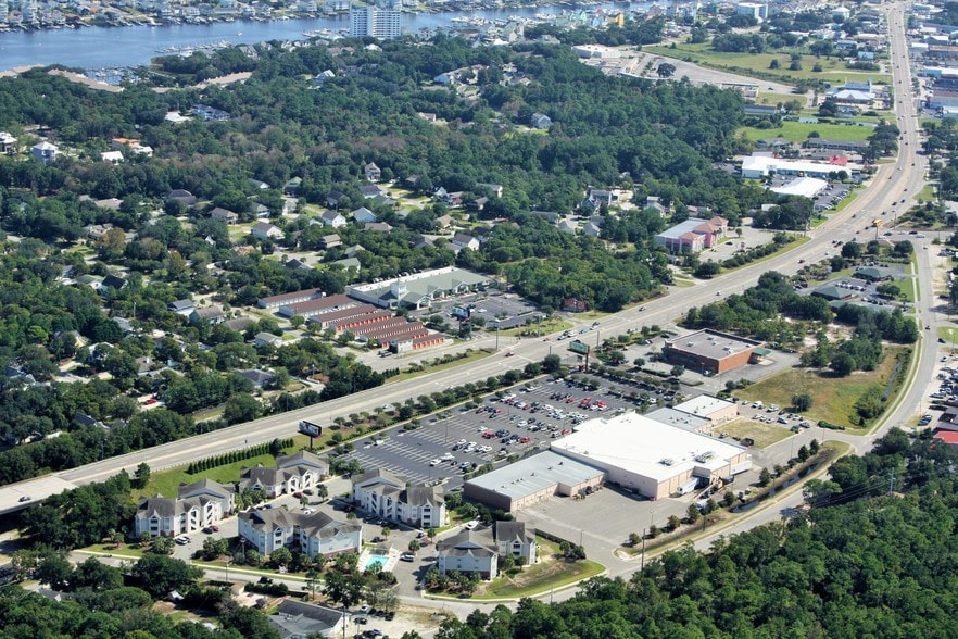 More Photos Of 1341-1401 N Lake Park Blvd, Carolina Beach Unknown For Lease