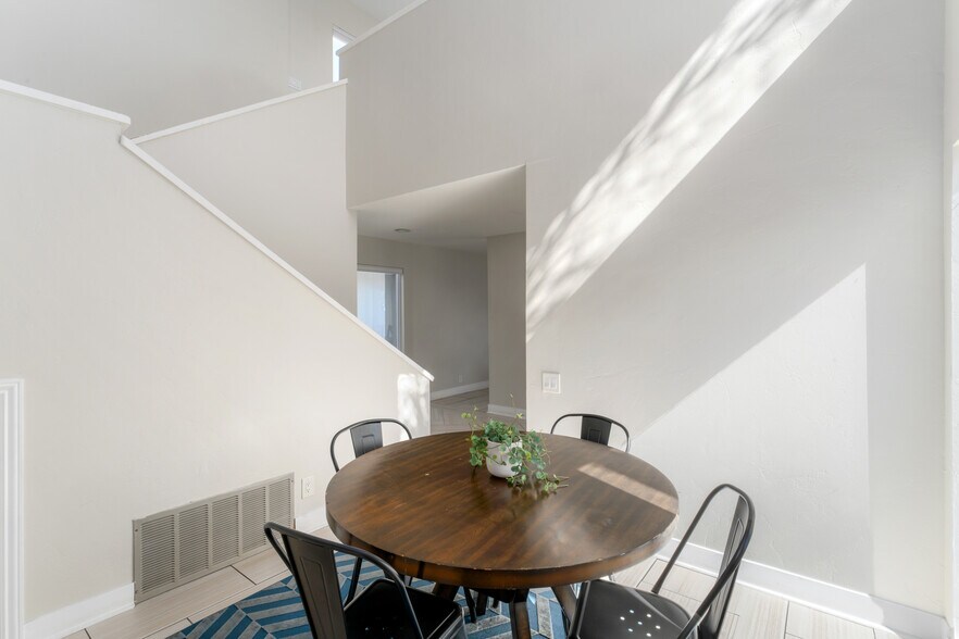 More Photos Of 1920 Beryl St, San Diego Specialty For Sale