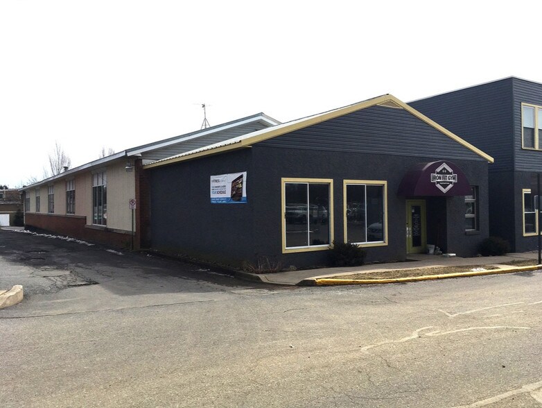 More Photos Of 105 Warwick St, Lititz Freestanding For Sale