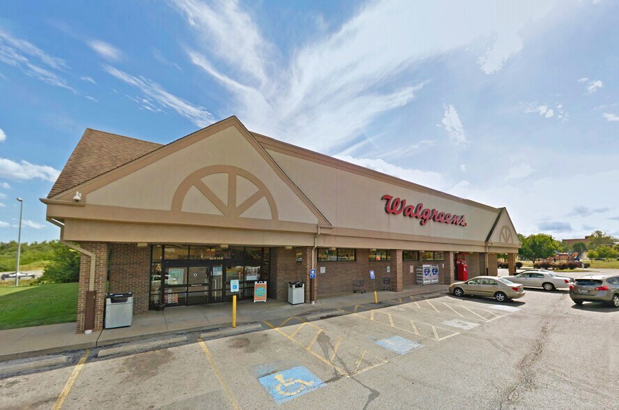 Primary Photo Of 4120 S Broadway, Saint Louis Drugstore For Sale