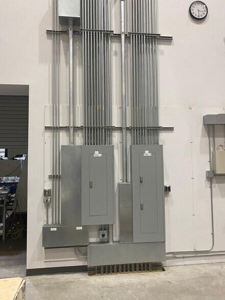 More Photos Of 1033 Cavalier Blvd, Chesapeake Manufacturing For Sale