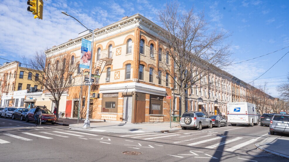 More Photos Of 817 Onderdonk Ave, Ridgewood General Retail For Lease