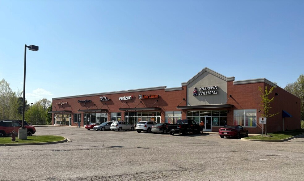 Primary Photo Of M-59 Rd @ Clark Rd, Hartland Unknown For Lease