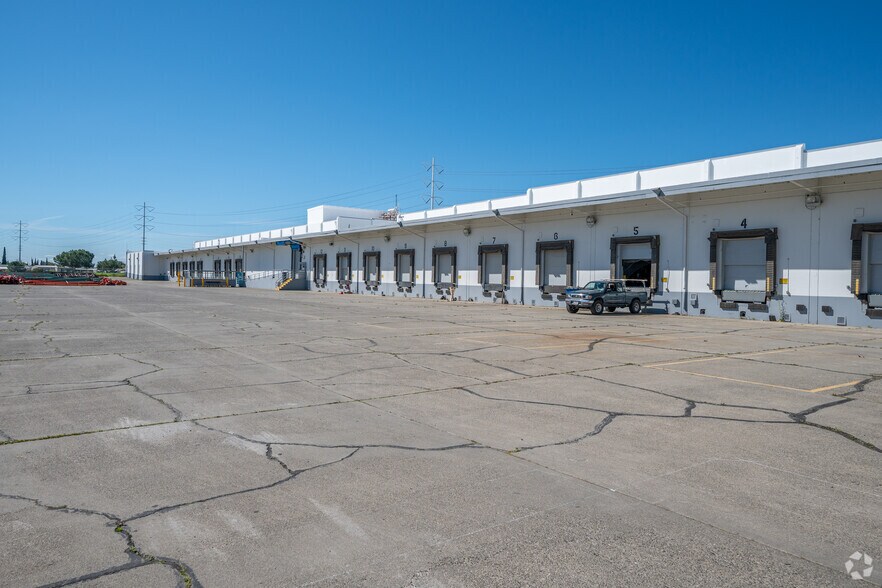 More Photos Of 3100 52nd Ave, Sacramento Refrigeration Cold Storage For Sale