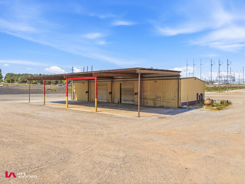 More Photos Of 1364 Candler Rd, Gainesville Truck Terminal For Lease