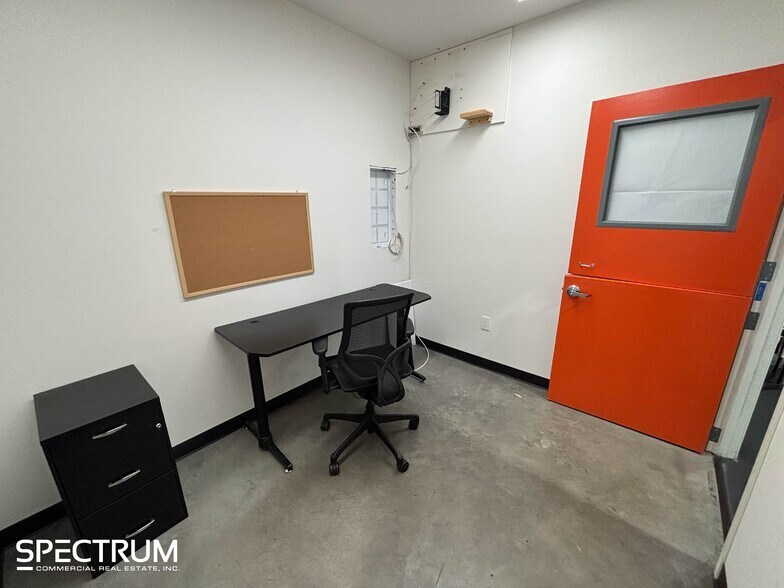 More Photos Of 6200 Variel Ave, Woodland Hills Apartments For Lease