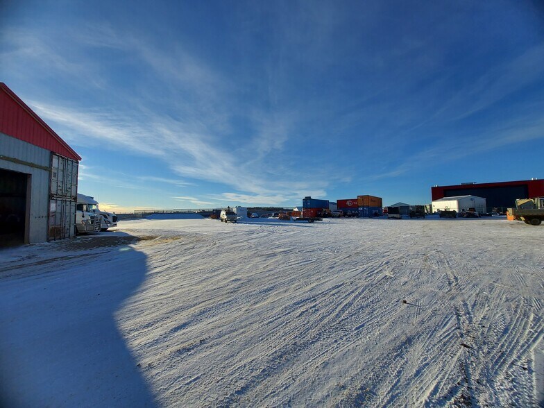 More Photos Of 106 Queensland Cres Bay #150, Red Deer County Light Distribution For Lease