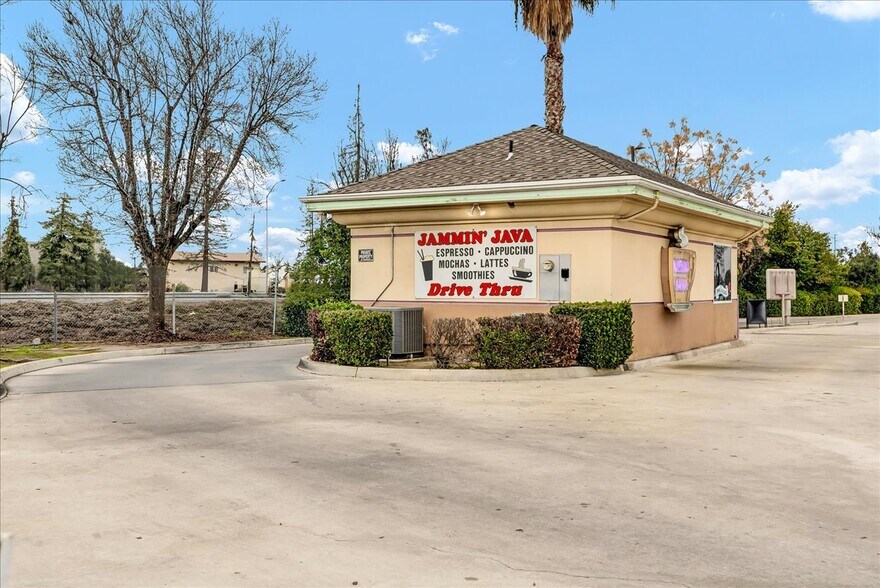More Photos Of 1720 E Noble Ave, Visalia Fast Food For Sale