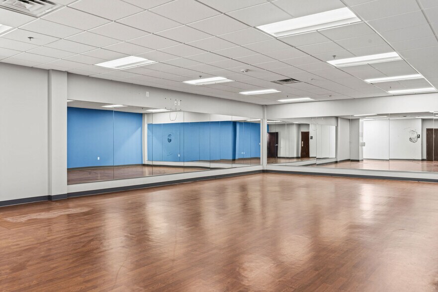 More Photos Of 310 W Bearcat Dr, South Salt Lake Office For Lease